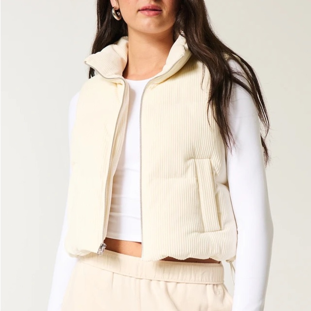 Hollister Cream Corduroy Mini Zip-Up Puffer Vest
